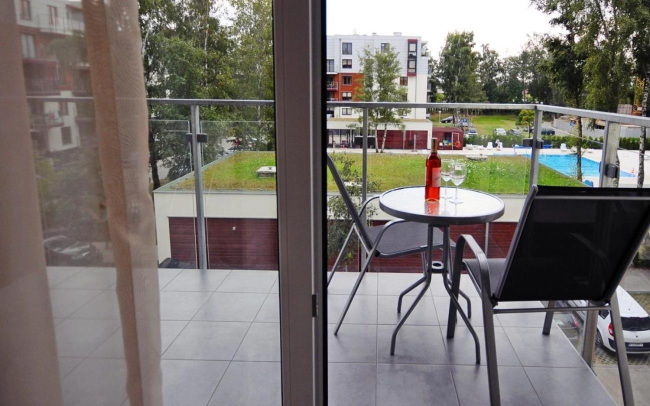 Apartamenty Balticon Polanki - Sauna, Fitness Inclusive - Basen Latem, Pool Im Sommer Kołobrzeg Rom bilde